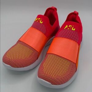 APL Women’s TechLoom Bliss Sneakers, magenta/molten/fire coral